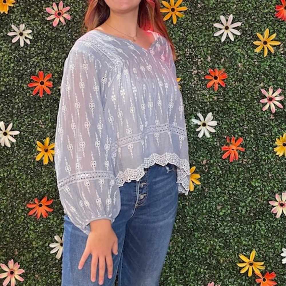 American Eagle Blue Eyelet Embroidered Cropped Peasant Blouse-L